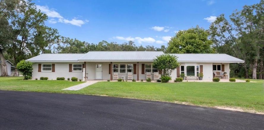 House in Newberry, Florida 4 bedrooms, 257.25 sq.m. № 2208017