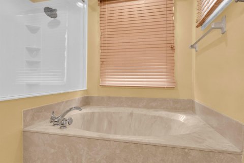 Villa ou maison à louer à Hobe Sound, Floride: 4 chambres, 256.04 m2 № 2413213 - photo 19