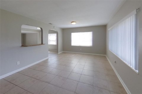 Villa ou maison à louer à Saint Petersburg, Floride: 3 chambres, 133.04 m2 № 2386698 - photo 3