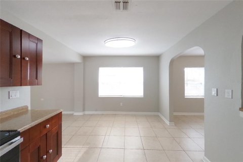 Villa ou maison à louer à Saint Petersburg, Floride: 3 chambres, 133.04 m2 № 2386698 - photo 5