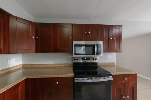 Villa ou maison à louer à Saint Petersburg, Floride: 3 chambres, 133.04 m2 № 2386698 - photo 6