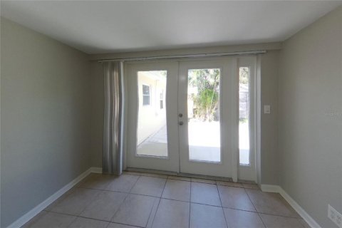 Villa ou maison à louer à Saint Petersburg, Floride: 3 chambres, 133.04 m2 № 2386698 - photo 19
