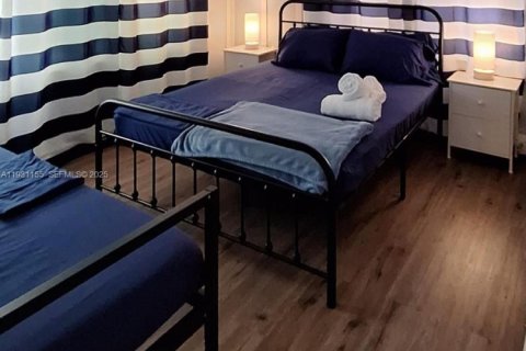 Immobilier commercial à vendre à Miami, Floride: 296.17 m2 № 1990089 - photo 21