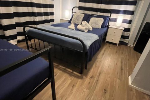 Immobilier commercial à vendre à Miami, Floride: 296.17 m2 № 1990089 - photo 9