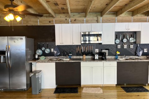 Immobilier commercial à vendre à Miami, Floride: 296.17 m2 № 1990089 - photo 7