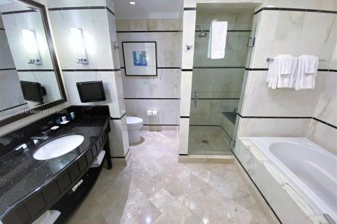 Купить кондоминиум в Майами-Бич, Флорида 74.51м2, № 2014607 - фото 3