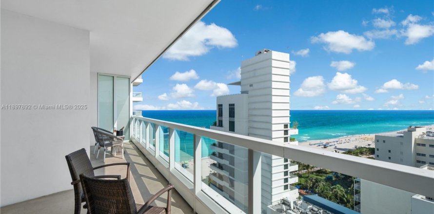 Студия в кондо в Майами-Бич, Флорида № 2014607