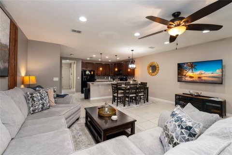 Touwnhouse à louer à Davenport, Floride: 3 chambres, 170.38 m2 № 2100096 - photo 2