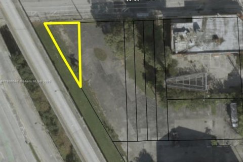 Immobilier commercial à vendre à Miami, Floride № 1959263 - photo 2