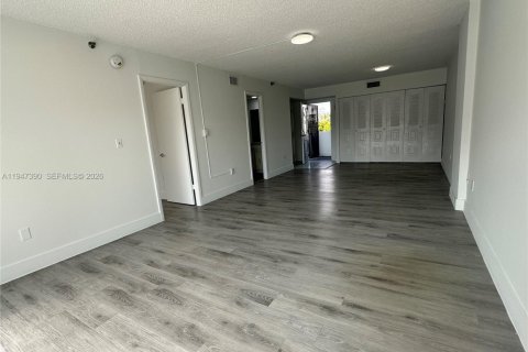 Condominio en alquiler en Miami Beach, Florida, 1 dormitorio, 85.28 m2 № 2003895 - foto 3