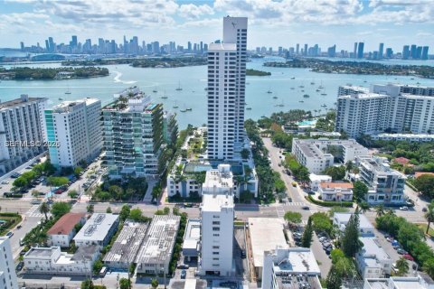 Condominio en alquiler en Miami Beach, Florida, 1 dormitorio, 85.28 m2 № 2003895 - foto 13