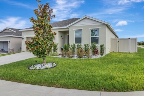 House in Mascotte, Florida 4 bedrooms, 205.22 sq.m. № 2391215 - photo 3