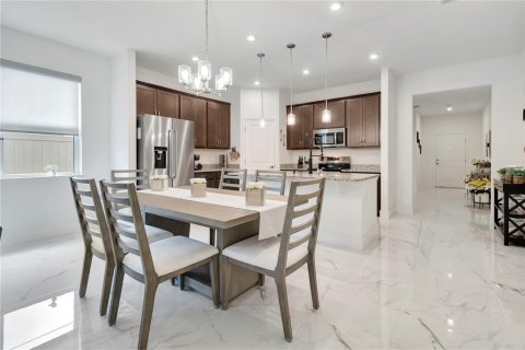 House in Mascotte, Florida 4 bedrooms, 205.22 sq.m. № 2391215 - photo 15