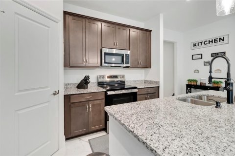 House in Mascotte, Florida 4 bedrooms, 205.22 sq.m. № 2391215 - photo 13