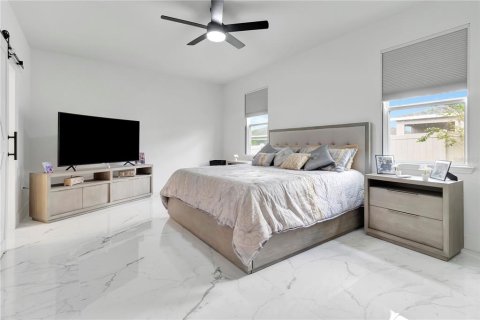 House in Mascotte, Florida 4 bedrooms, 205.22 sq.m. № 2391215 - photo 23