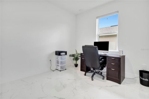 House in Mascotte, Florida 4 bedrooms, 205.22 sq.m. № 2391215 - photo 22