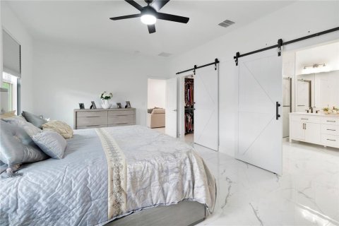 House in Mascotte, Florida 4 bedrooms, 205.22 sq.m. № 2391215 - photo 25
