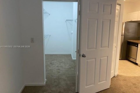 Condominio en alquiler en Sunny Isles Beach, Florida, 1 dormitorio, 62.52 m2 № 2054730 - foto 7