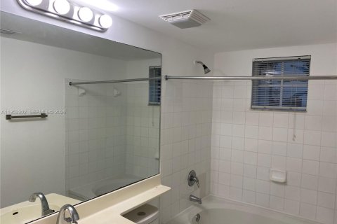 Condominio en alquiler en Sunny Isles Beach, Florida, 1 dormitorio, 62.52 m2 № 2054730 - foto 9