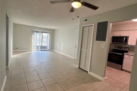 Condominio en alquiler en Altamonte Springs, Florida, 1 dormitorio, 72.93 m2 № 1879630 - foto 5