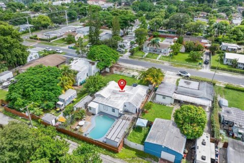 Коммерческая недвижимость в Дания-Бич, Флорида 152.82м2 № 2263853