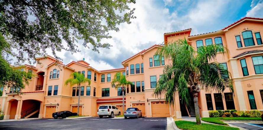 Condominio en Clearwater, Florida, 1 dormitorio  № 2258986