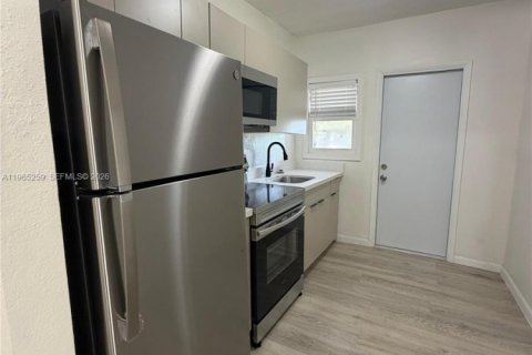 Apartamento en alquiler en Miami, Florida, 2 dormitorios, 62.71 m2 № 2029093 - foto 9