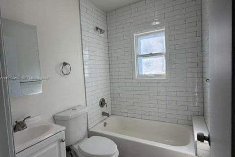 Apartamento en alquiler en Miami, Florida, 2 dormitorios, 62.71 m2 № 2029093 - foto 11