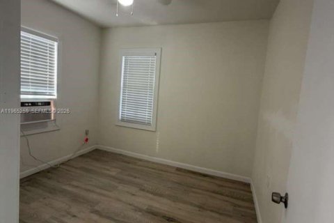 Apartamento en alquiler en Miami, Florida, 2 dormitorios, 62.71 m2 № 2029093 - foto 18