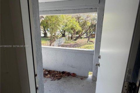 Apartamento en alquiler en Miami, Florida, 2 dormitorios, 62.71 m2 № 2029093 - foto 5