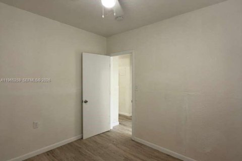 Apartamento en alquiler en Miami, Florida, 2 dormitorios, 62.71 m2 № 2029093 - foto 12