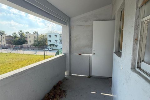 Apartamento en alquiler en Miami, Florida, 2 dormitorios, 62.71 m2 № 2029093 - foto 4