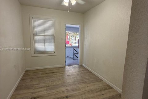 Apartamento en alquiler en Miami, Florida, 2 dormitorios, 62.71 m2 № 2029093 - foto 14