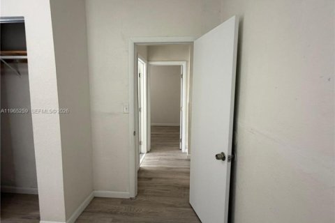 Apartamento en alquiler en Miami, Florida, 2 dormitorios, 62.71 m2 № 2029093 - foto 15