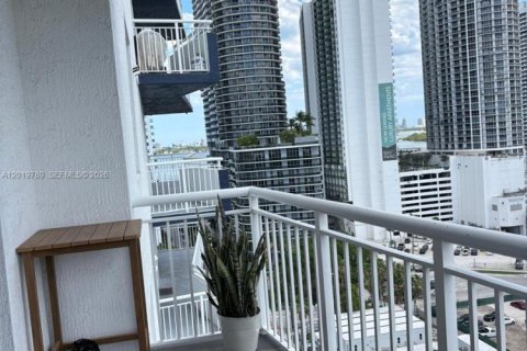 Copropriété à vendre à Miami, Floride: 1 chambre, 69.58 m2 № 2256736 - photo 17