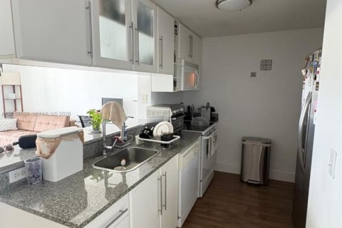 Copropriété à vendre à Miami, Floride: 1 chambre, 69.58 m2 № 2256736 - photo 10