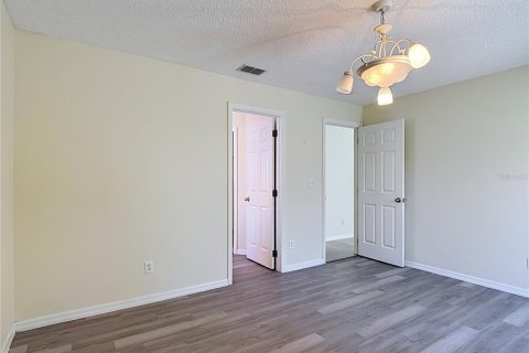 House in Clermont, Florida 4 bedrooms, 137.59 sq.m. № 2238002 - photo 21
