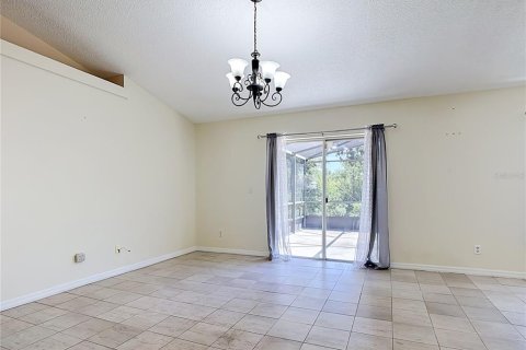 House in Clermont, Florida 4 bedrooms, 137.59 sq.m. № 2238002 - photo 9