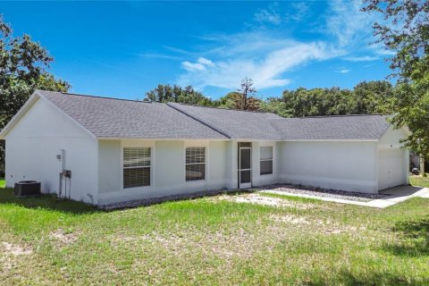 House in Clermont, Florida 4 bedrooms, 137.59 sq.m. № 2238002 - photo 2