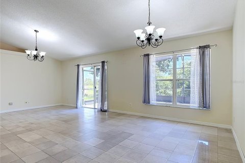 House in Clermont, Florida 4 bedrooms, 137.59 sq.m. № 2238002 - photo 13