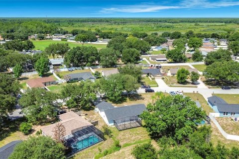 House in Clermont, Florida 4 bedrooms, 137.59 sq.m. № 2238002 - photo 4