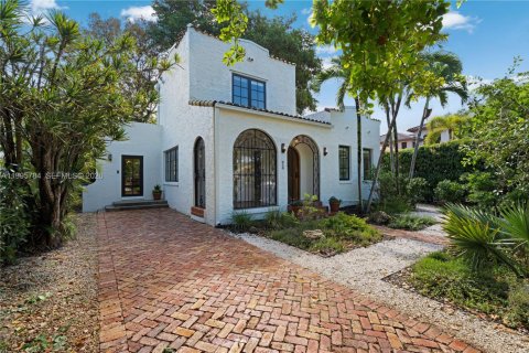 Villa ou maison à vendre à Coral Gables, Floride: 3 chambres, 149.11 m2 № 2064780 - photo 5