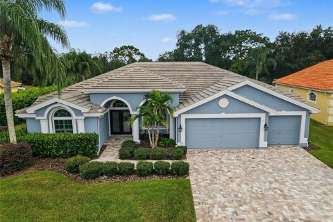 House in New Port Richey, Florida 4 bedrooms, 255.02 sq.m. № 2405665