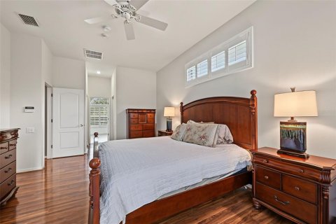 House in New Port Richey, Florida 4 bedrooms, 255.02 sq.m. № 2405665 - photo 17