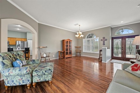 House in New Port Richey, Florida 4 bedrooms, 255.02 sq.m. № 2405665 - photo 7