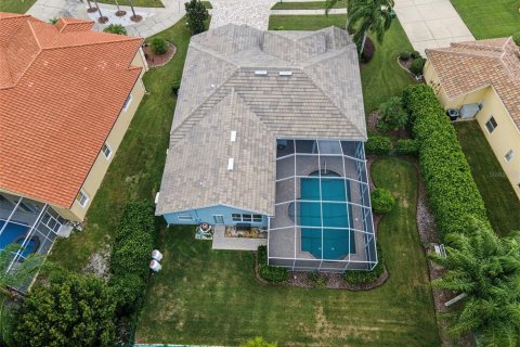 House in New Port Richey, Florida 4 bedrooms, 255.02 sq.m. № 2405665 - photo 30