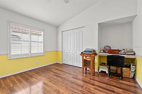 House in New Port Richey, Florida 4 bedrooms, 255.02 sq.m. № 2405665 - photo 21