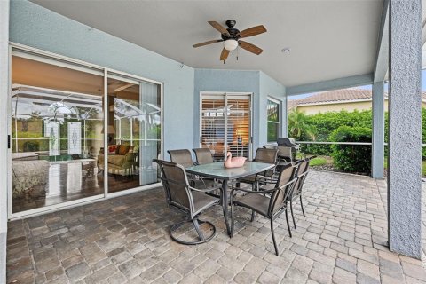 House in New Port Richey, Florida 4 bedrooms, 255.02 sq.m. № 2405665 - photo 28