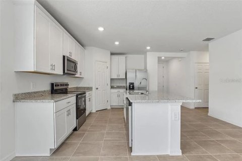 House in Winter Haven, Florida 3 bedrooms, 157.47 sq.m. № 1821188 - photo 6