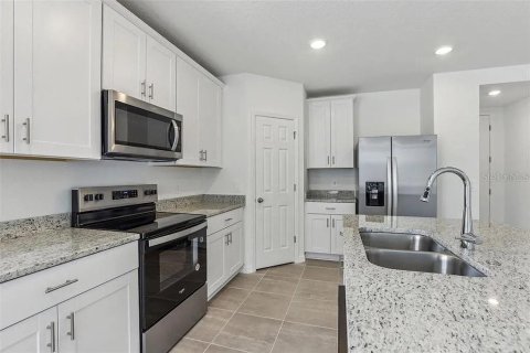 House in Winter Haven, Florida 3 bedrooms, 157.47 sq.m. № 1821188 - photo 8
